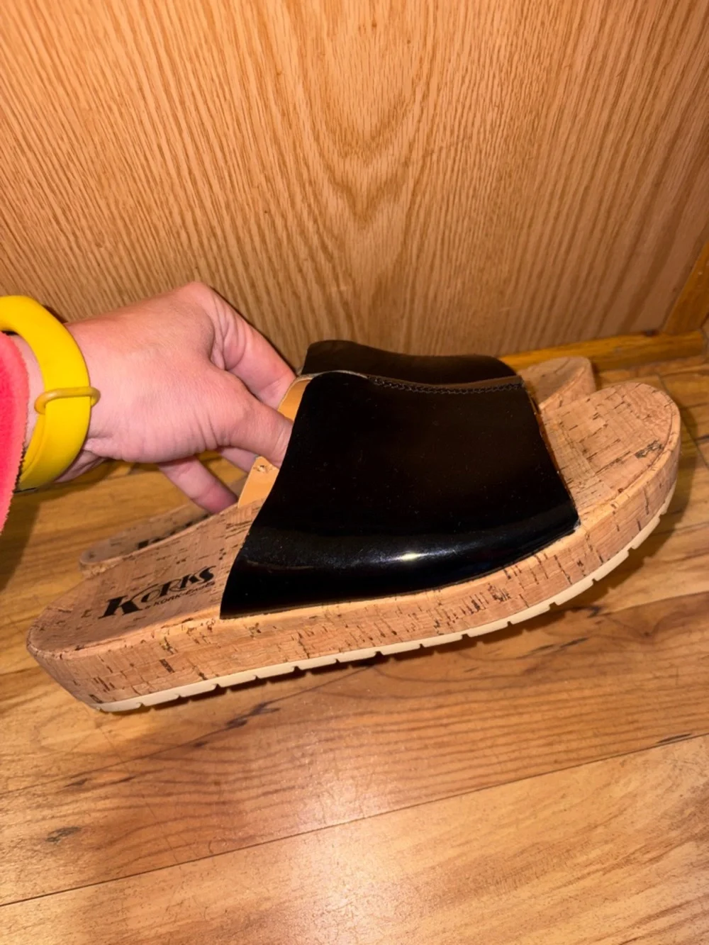 Korks by Kork-Ease Tutsi Sz 9 vegan shiny black slide sandals cork platform EUC